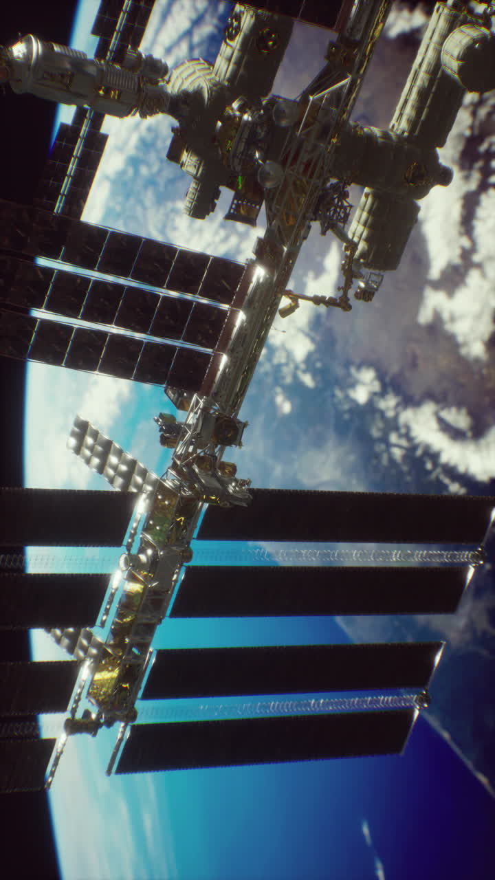 La stazione spaziale internazionale osserva la terra da un'orbita bassa durante una giornata luminosa