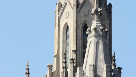 Edificio-Religioso-Catedral-Santo-Corazón-En-La-Ciudad-De-Barcelona-En-España