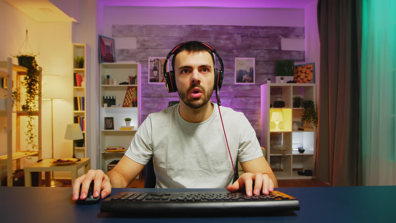 joven jugador profesional gritando