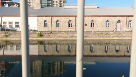 muelle de la ciudad vieja por agua