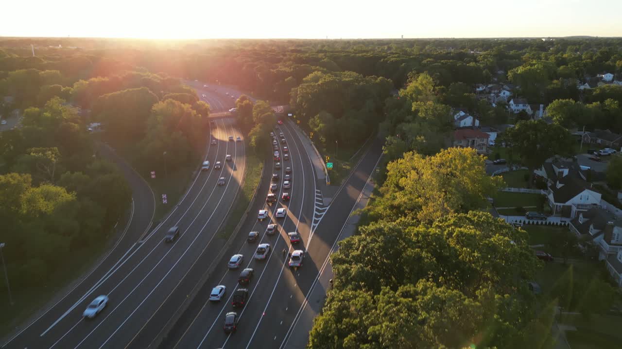 Una vista aerea della Southern State Parkway a Long Island, NY-1.