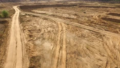 vista aérea de la cantera con un camión