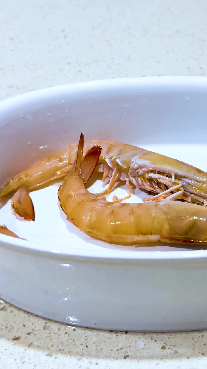 Prawn placed in a white dish