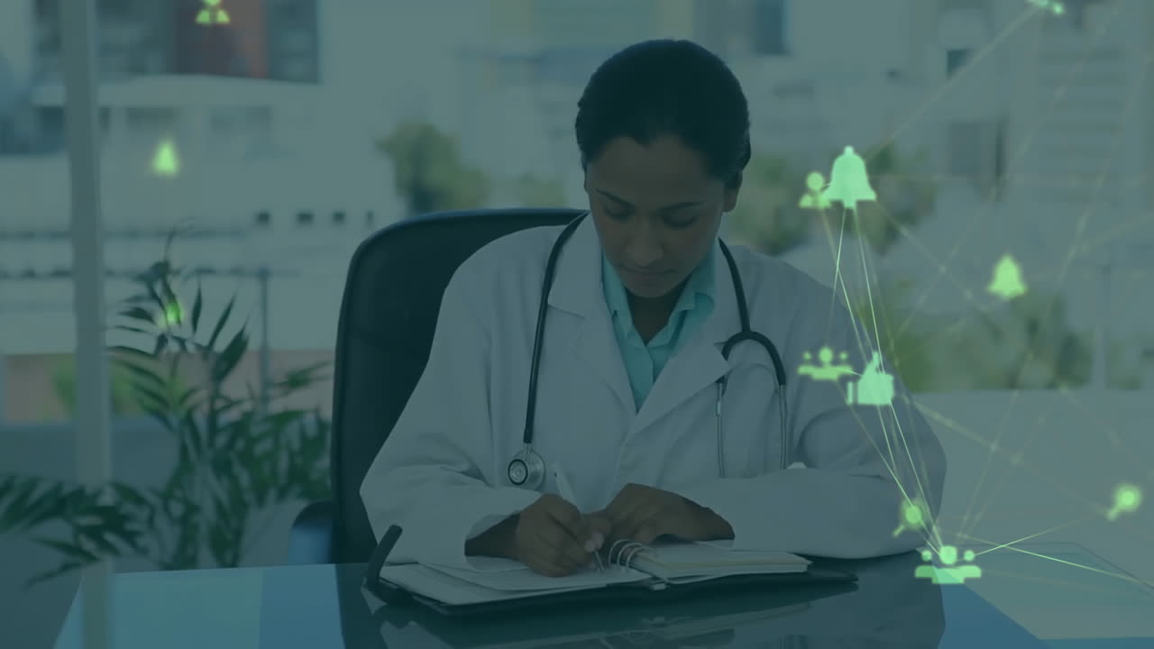 Médecin au stéthoscope prenant des notes dans une clinique avec des icônes de réseau vertes connectant des avatars et des cloches