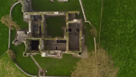 Luftaufnahme-Von-Oben-Nach-Unten-über-Bective-Abbey