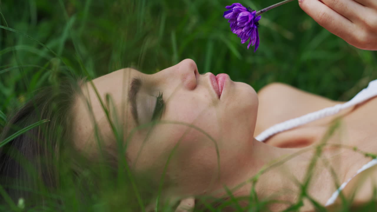 a las chicas siempre les gustarán las flores.