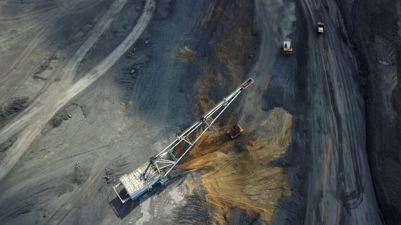 vista aérea de las operaciones mineras a cielo abierto
