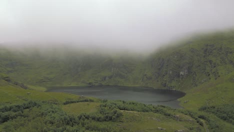 Isla-Esmeralda---Imágenes-Cinematográficas-De-Drones-En-4k---Parque-Gleninchaquin---Condado-De-Kerry