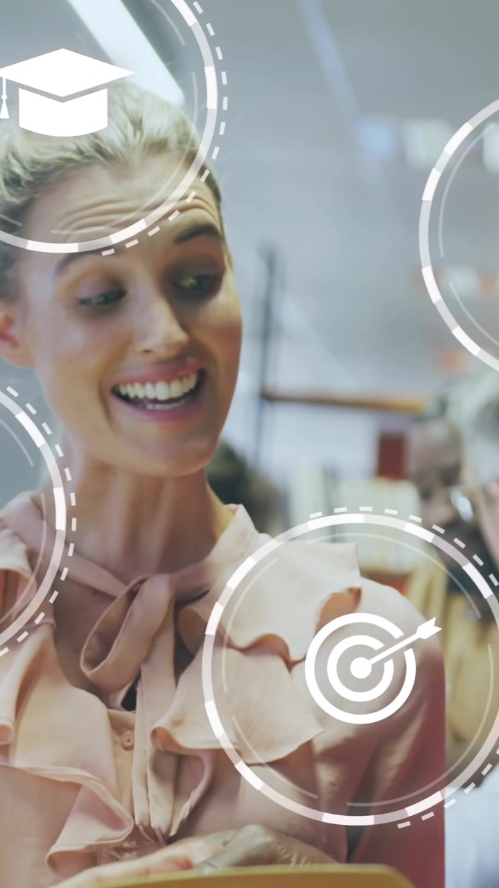 Animazione di icone digitali su diversi professionisti in ufficio