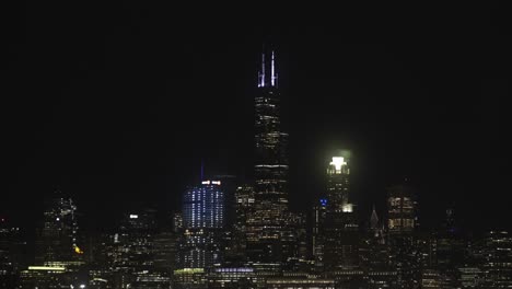 luna llena en el cielo nocturno de chicago