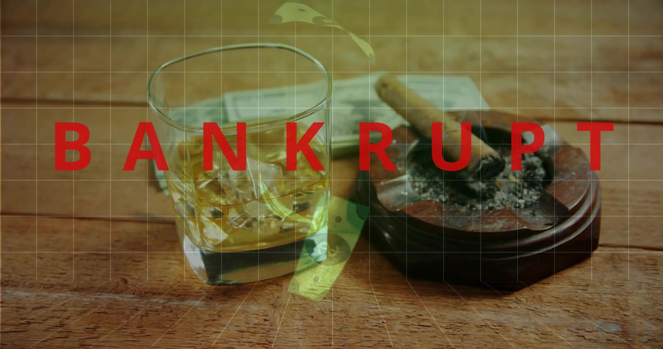 Gröna valutafragment som kommer in från vänster, driver över ett stilla glas och en askkopp som visar BANKRUTT.