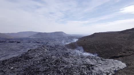 冰島法格拉達爾山火山爆發的納塔吉山谷的玄武岩<unk>田