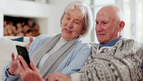 Senior,-couple-and-cellphone