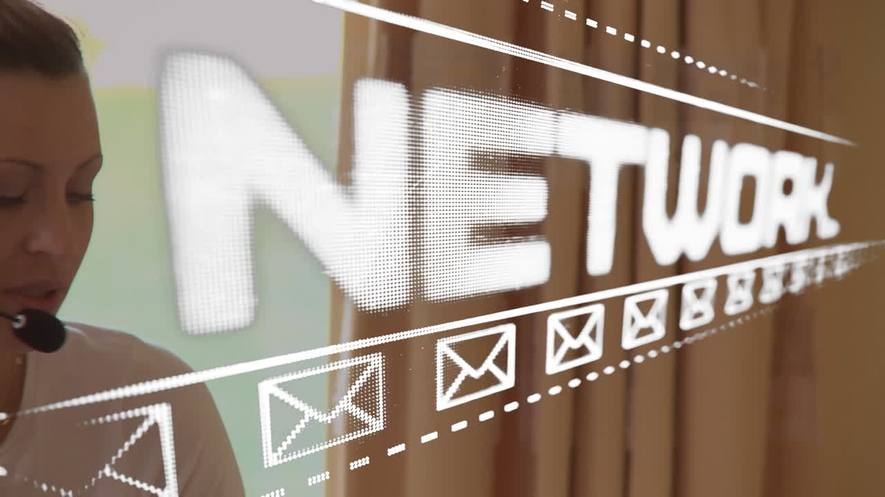 전화 헤드 ⁇ 을 착용 한 여성 위에 네트워크 텍스트 및 이메일 아이콘의 애니메이션