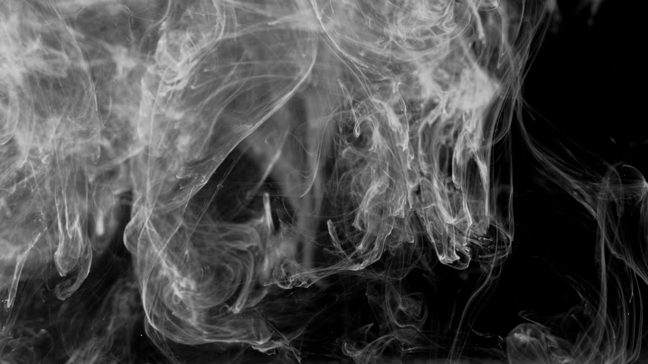 잉크 연기 전환 - 잉크 또는 연기를 은 전환 애니메이션. 연기 형태의 흑백 추상화
