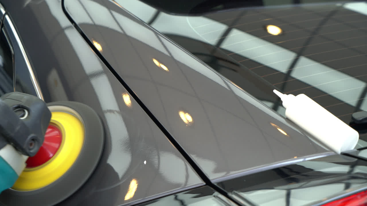 pulido de revestimiento de vidrio en coche