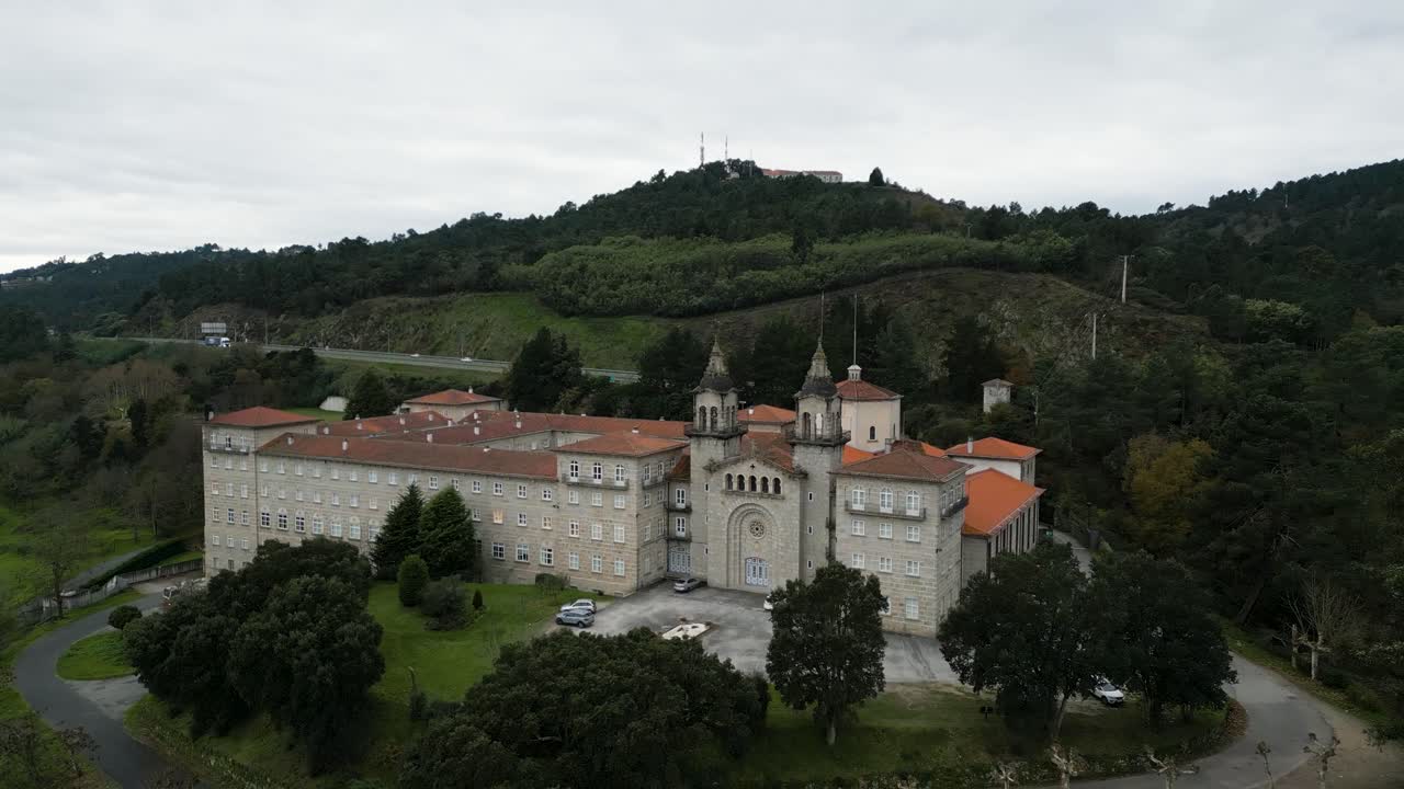 drone retiro lejos del seminario sagrado de la enseñanza católica en ourense