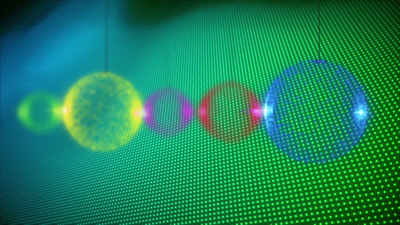 animación de decoraciones de árboles de navidad sobre fondo verde