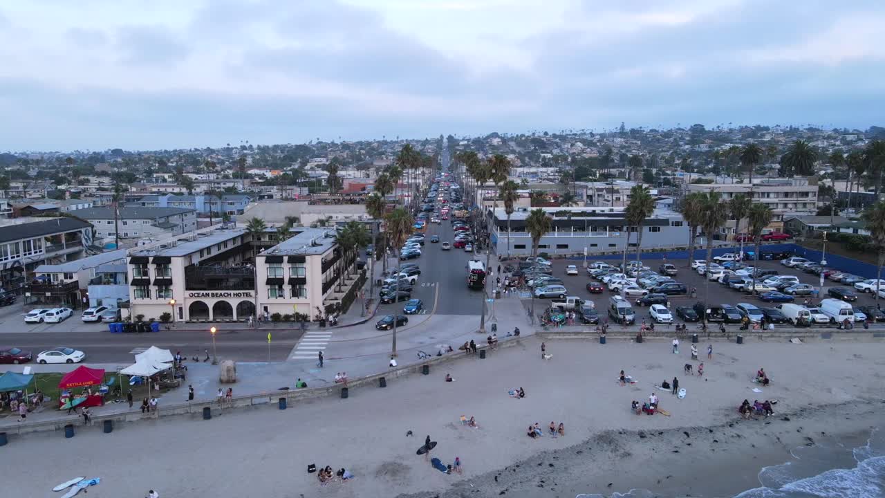 황혼 샌디에고 캘리포니아에서 바다 해변의 커뮤니티에 공중