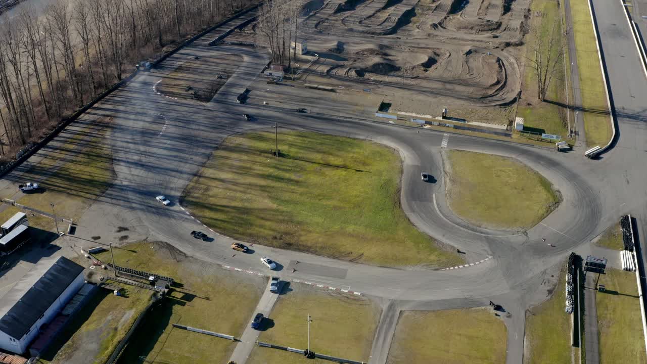 carreras de autos en el parque de carreras de la misión en misión, columbia británica, canadá