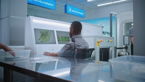 punto de control de seguridad del aeropuerto