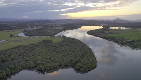 Bosque-De-Manglares-Y-Vías-Fluviales-Del-Río-Maroochy-En-La-Región-De-La-Costa-Del-Sol,-Queensland,-Australia