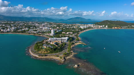 Hiperlapso-Aéreo-De-Rock-A-La-Voile,-Baie-Des-Citrons-O-Lemon-Bay-Y-Anse-Vata-Bay