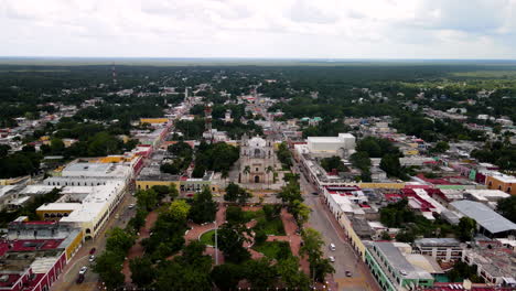 Aerial-backwards-shot-of-main-town-of-Valladolid-in-yucatan-Mexico
