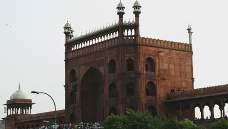 time lapse shot of people at mosque, jama masjid,delhi,india