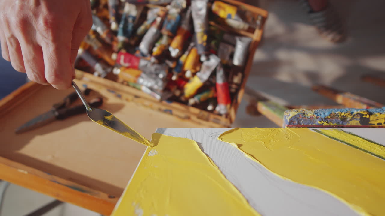 pintura en lienzo con cuchillo de paleta