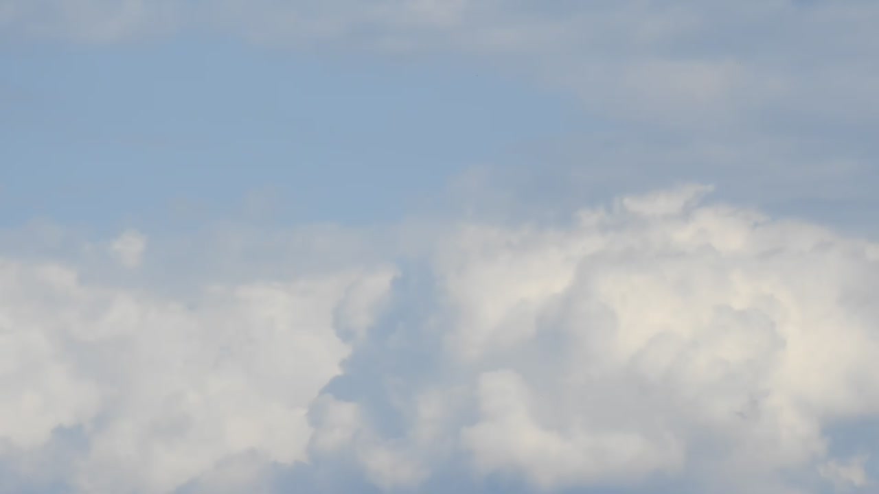 구름 시간 경과의 극적인 장면