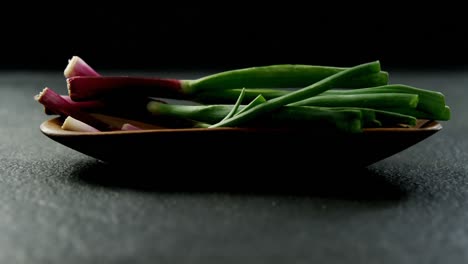 Scallions-in-tray-4k