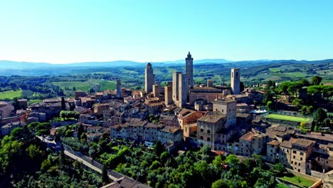 san gimignano, toscana, italia con su famosa torre medieval