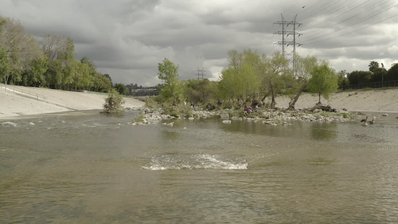 4K dolly across LA River.