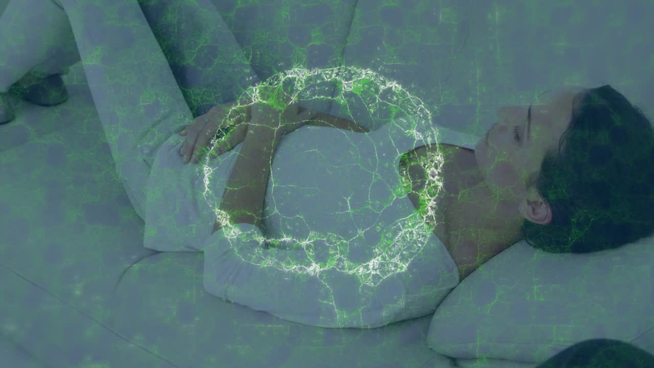 animación del cerebro digital sobre mujer caucásica consultora psicóloga