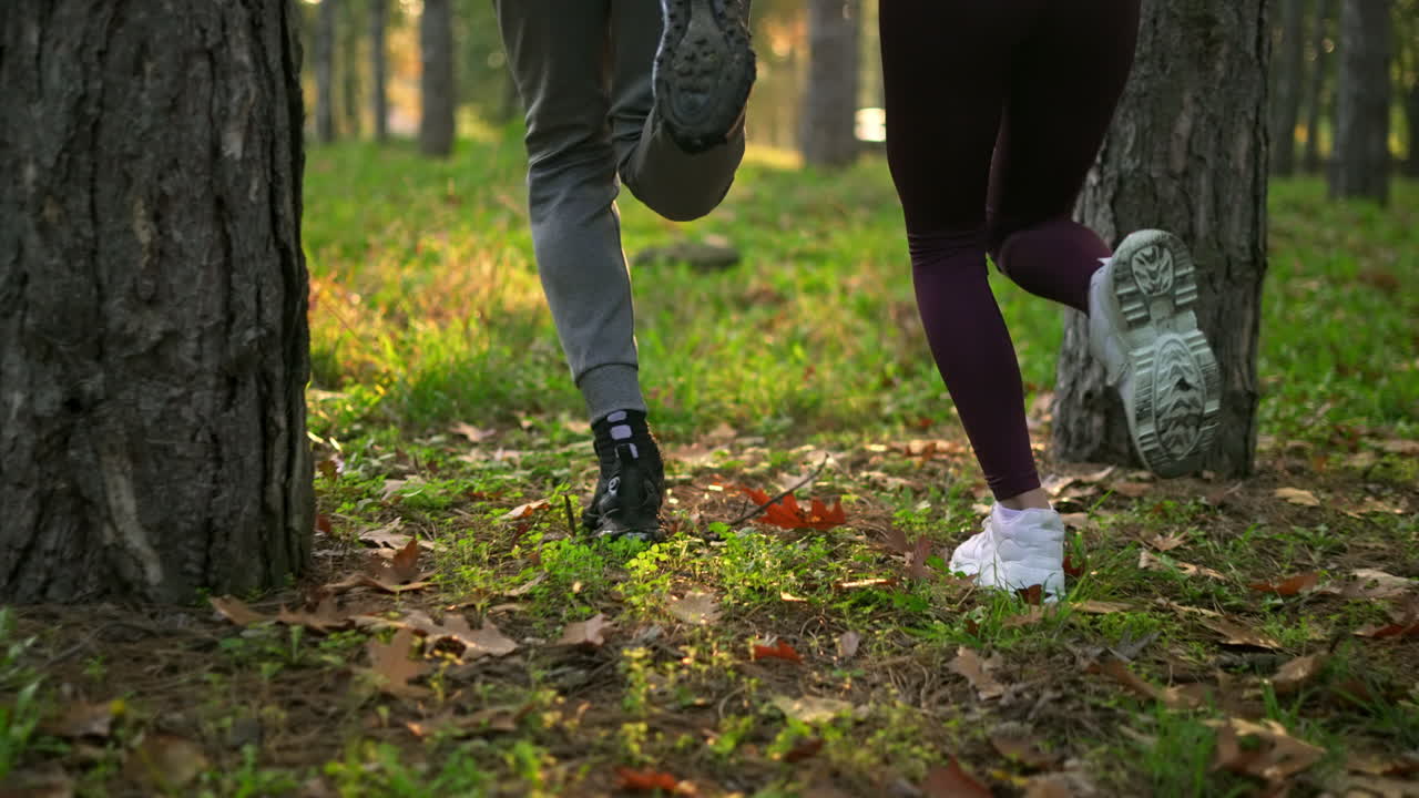 공원에서 달리는 사람들