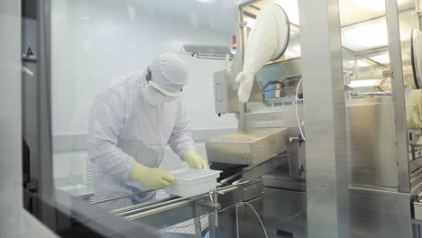 pharmaceutical manufacturing process in a clean room