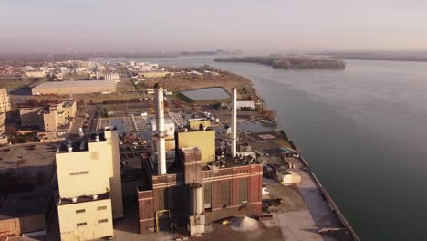 Kraftwerk-Wyandotte-In-Detroit-River-Geschlossen---Umwandlung-Von-Kohle-In-Erdgas-Zur-Stromerzeugung---Aufsteigende-Drohne