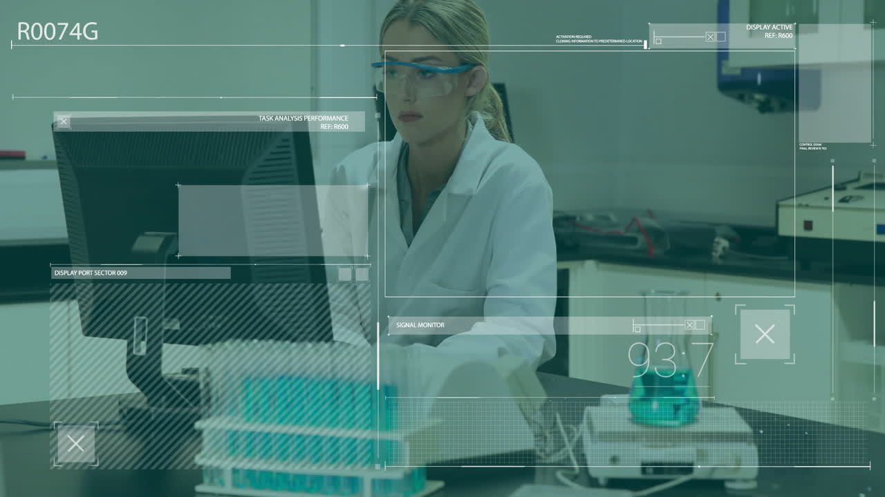 animación de procesamiento de datos sobre una científica caucásica que trabaja en un laboratorio
