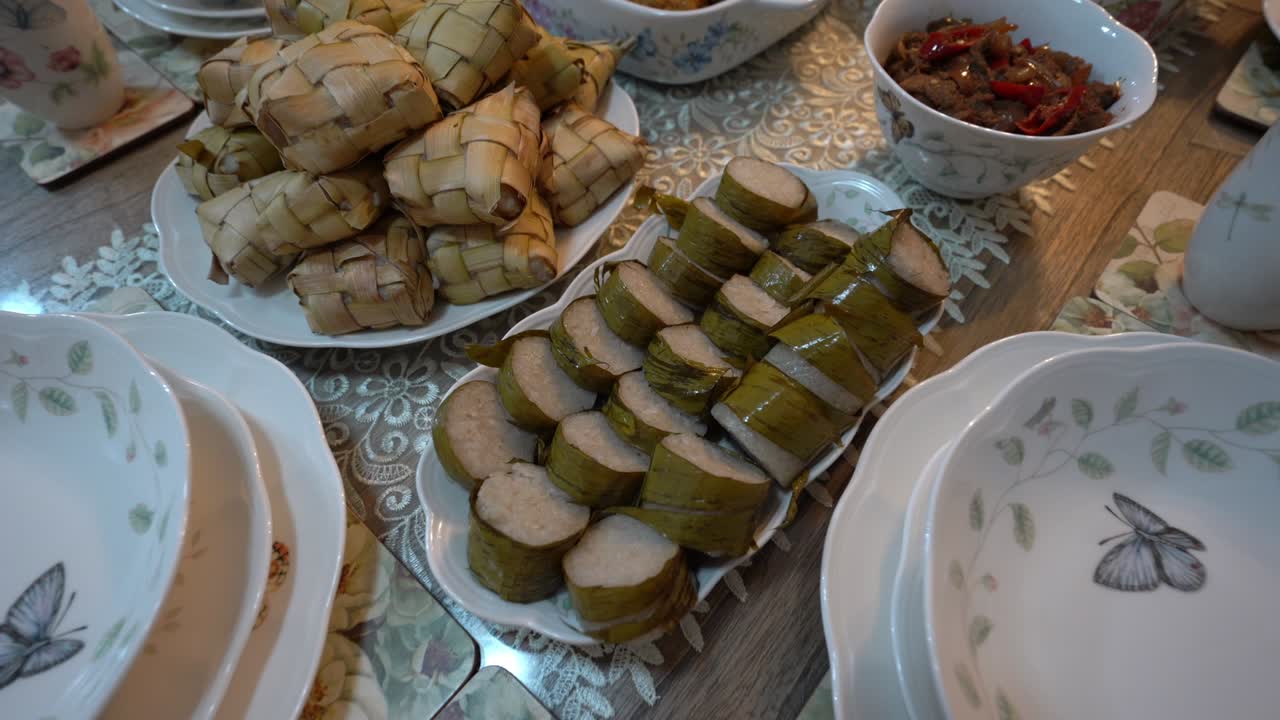 platos de hari raya
