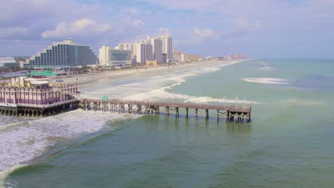 Amazing-aerial-view-of-the-pier-at-Daytona-Beach,-Florida