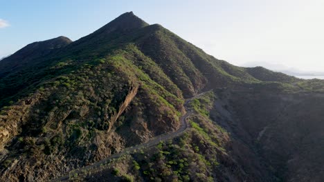 Grün-Aussicht-Berg-Schön-Sommer-Landschaft-Natürlich,-Staumauer