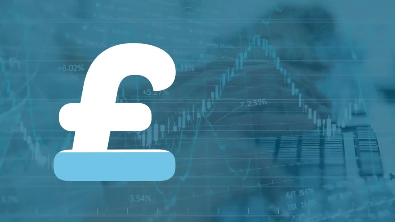 유로 화폐 기호와 인포그래픽 인터페이스의 애니메이션과 키보드에서 타이핑하는 크로프 된 손