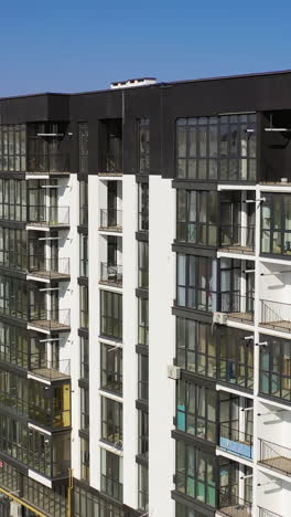 façade d'un immeuble d'appartements moderne