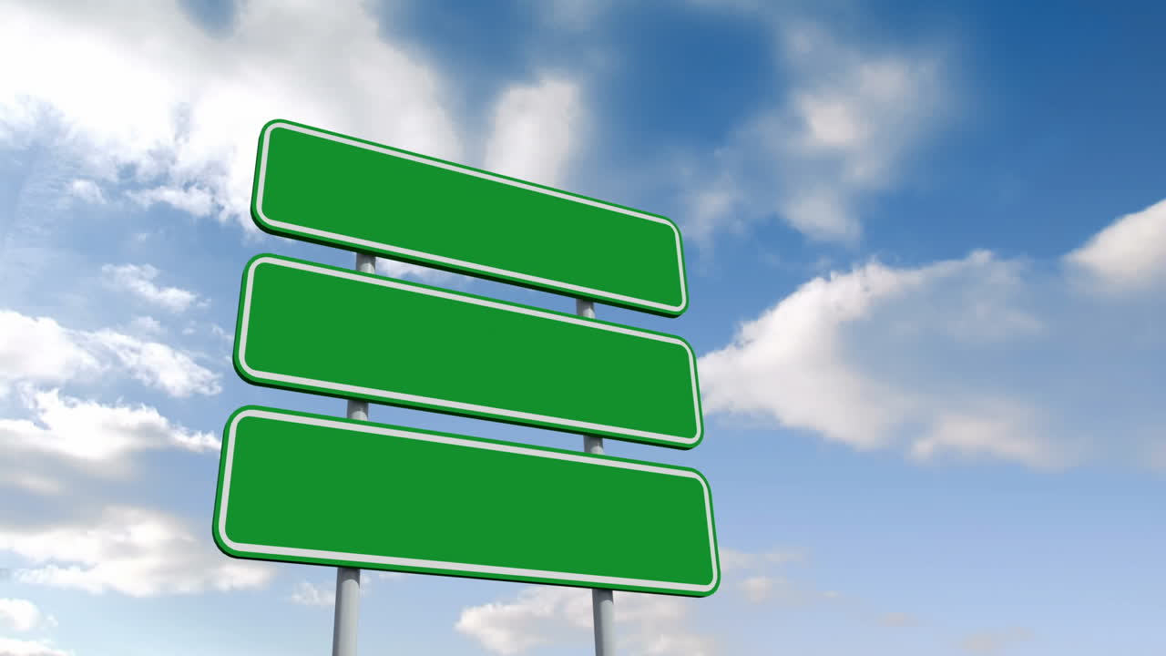 зеленый рекламный щит на фоне голубого неба