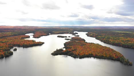 fall-colors-on-scenic-lake