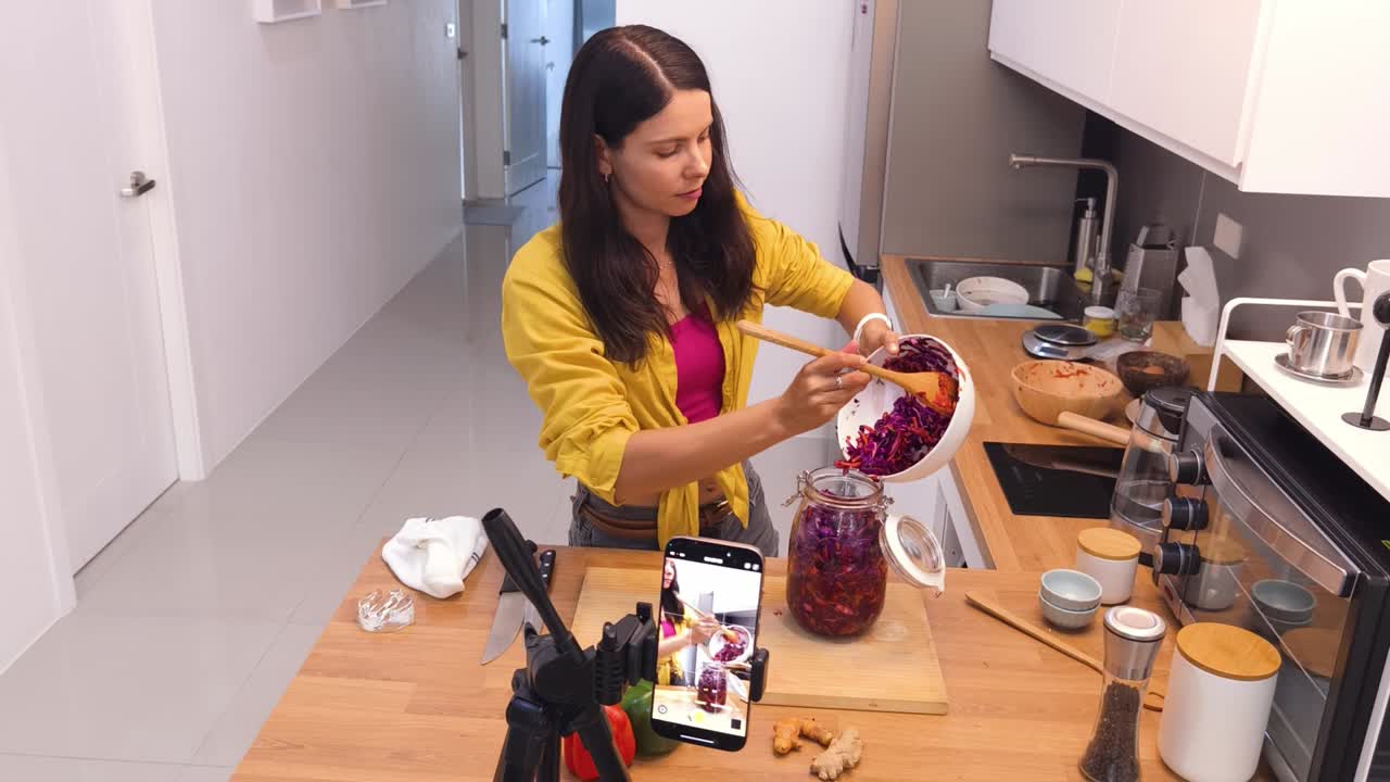 hacer un delicioso kimchi de repollo rojo en casa