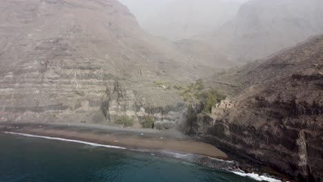 Aerial-view-of-Gui-Gui-Beach,-las-Palmas-de-Gran-Canaria-during-Calima-,-4k-drone-footage-4