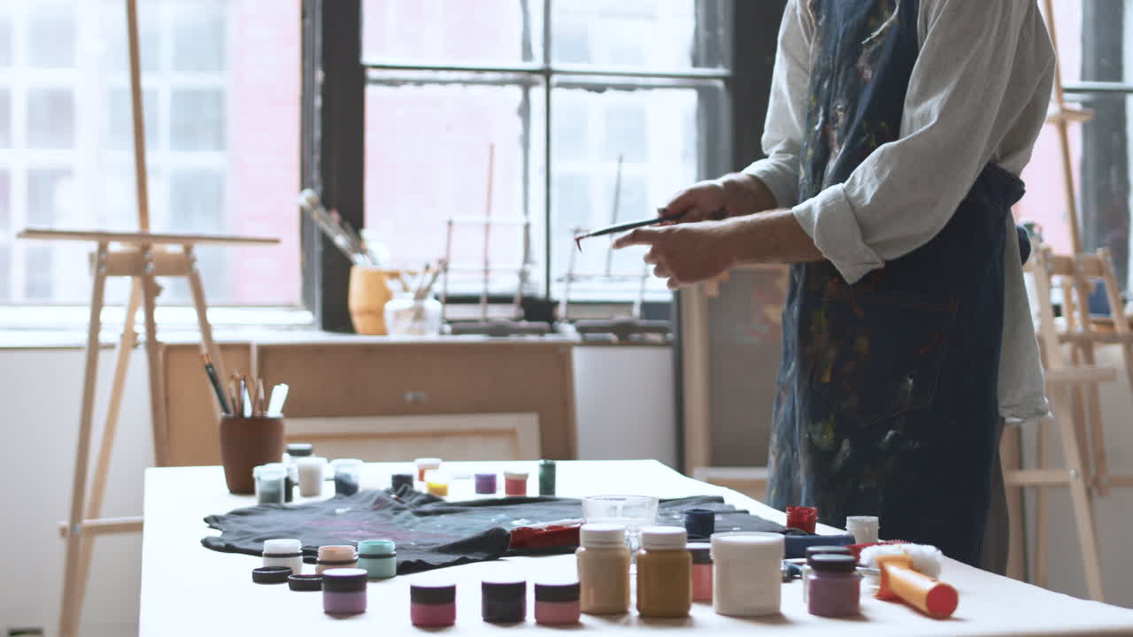 미술 스튜디오의 예술가