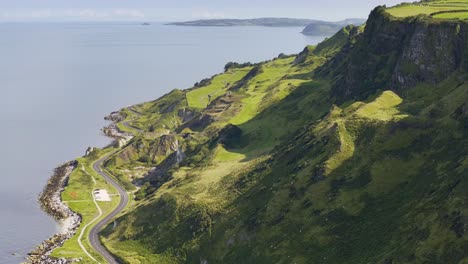 Glenarm-En-La-Carretera-De-La-Costa-De-Antrim-En-Irlanda-Del-Norte